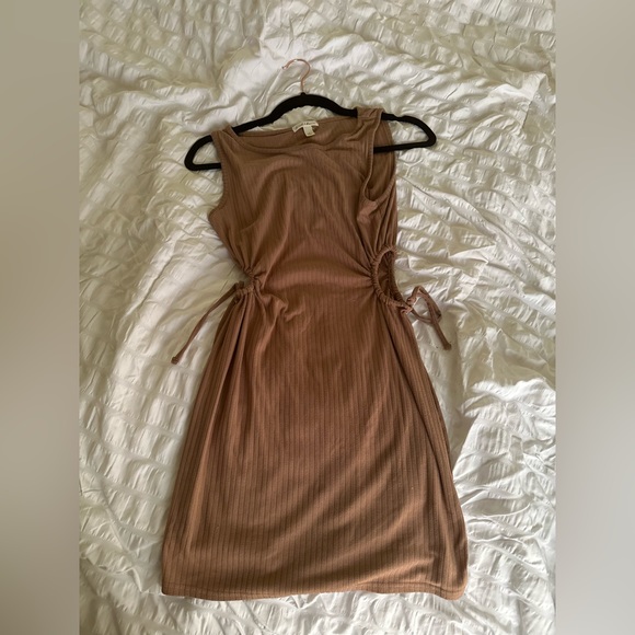 Dark Tan Spring/Summer dress with cutout drawstring sides - Picture 2 of 2